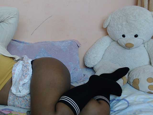 Katty-12 live cam on BongaCams
