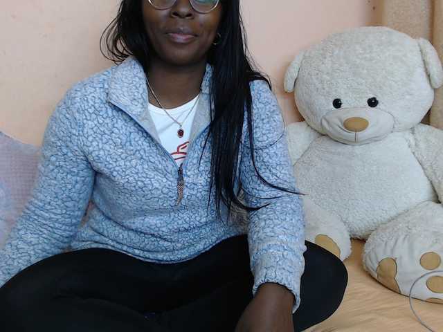 Katty-12 live cam on BongaCams