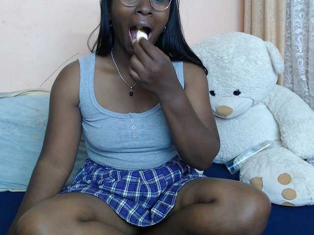 Katty-12 live cam on BongaCams