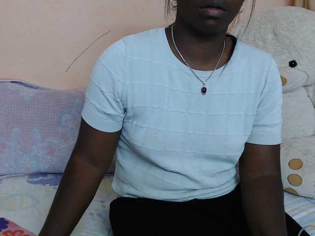 Katty-12 live cam on BongaCams
