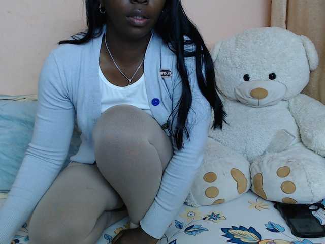 Katty-12 live cam on BongaCams