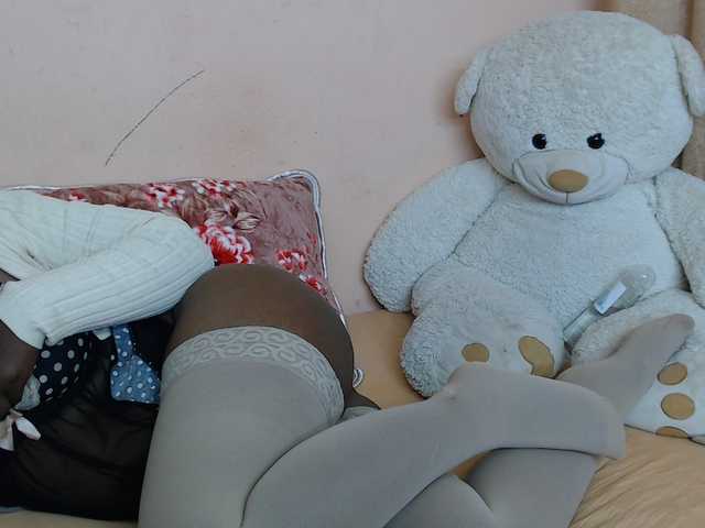 Katty-12 live cam on BongaCams