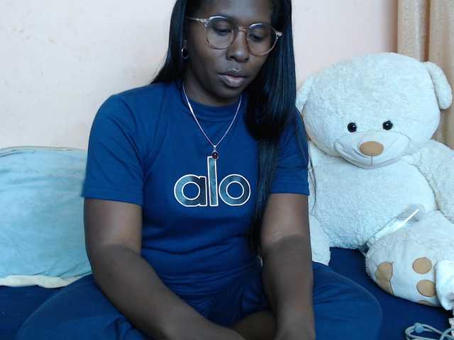 Katty-12 live cam on BongaCams