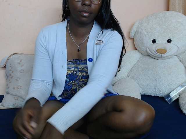 Katty-12 live cam on BongaCams