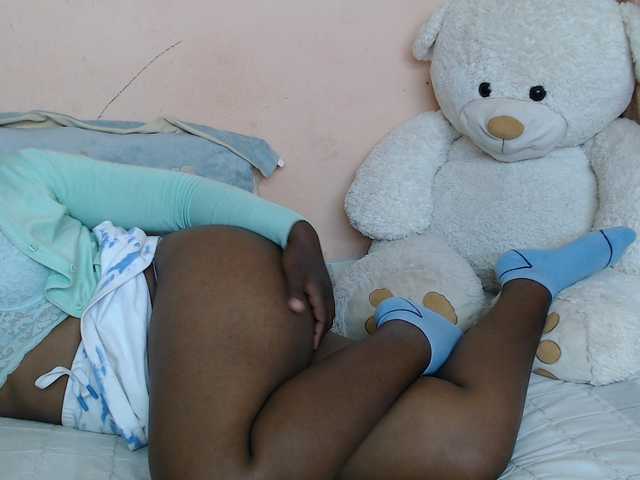 Katty-12 live cam on BongaCams