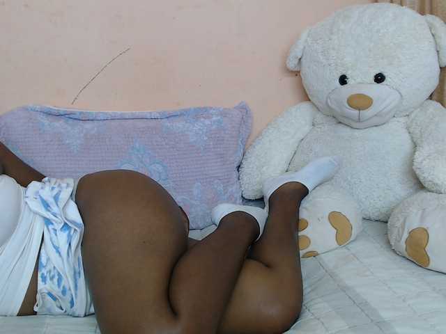 Katty-12 live cam on BongaCams