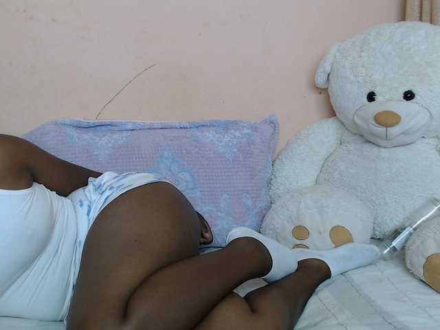 Katty-12 live cam on BongaCams