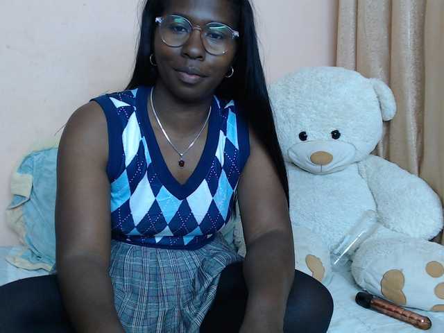 Katty-12 live cam on BongaCams