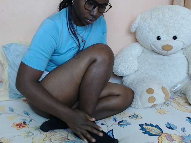 Katty-12 live cam on BongaCams