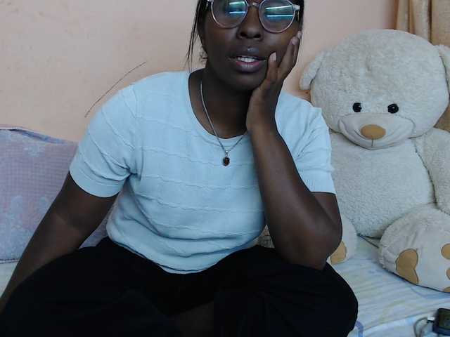 Katty-12 live cam on BongaCams