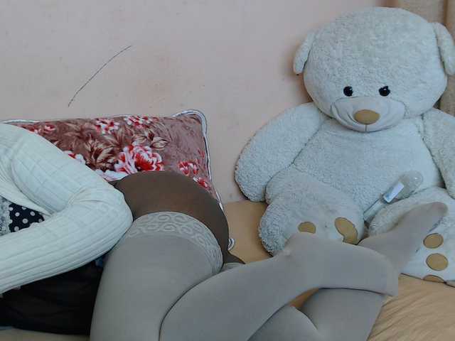 Katty-12 live cam on BongaCams