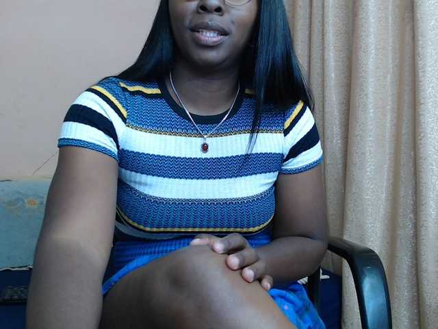 Katty-12 live cam on BongaCams