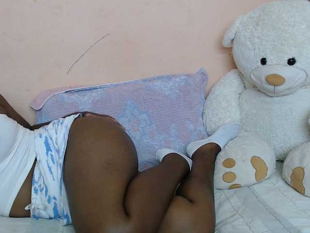 Katty-12 live cam on BongaCams