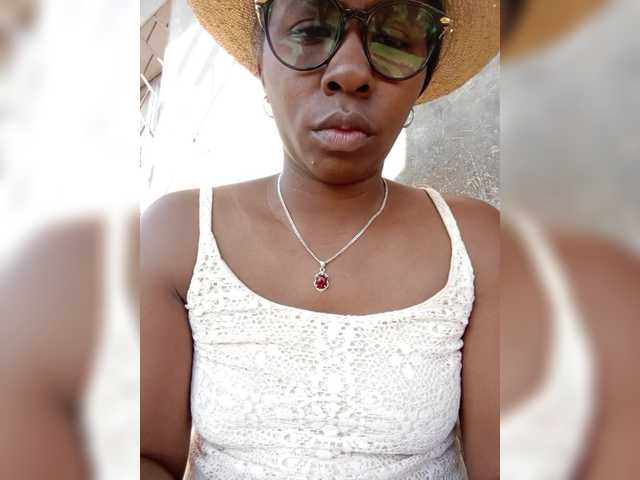 Katty-12's BongaCams show and profile