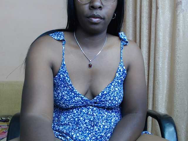 Katty-12 live cam on BongaCams