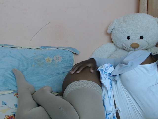 Katty-12 live cam on BongaCams