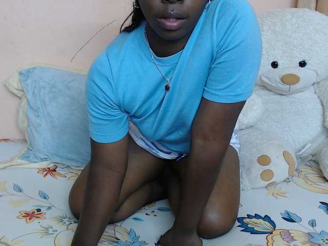 Katty-12 live cam on BongaCams