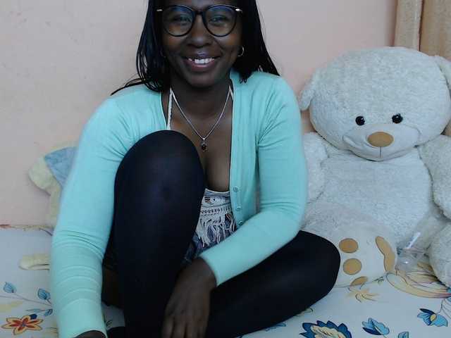Katty-12 live cam on BongaCams