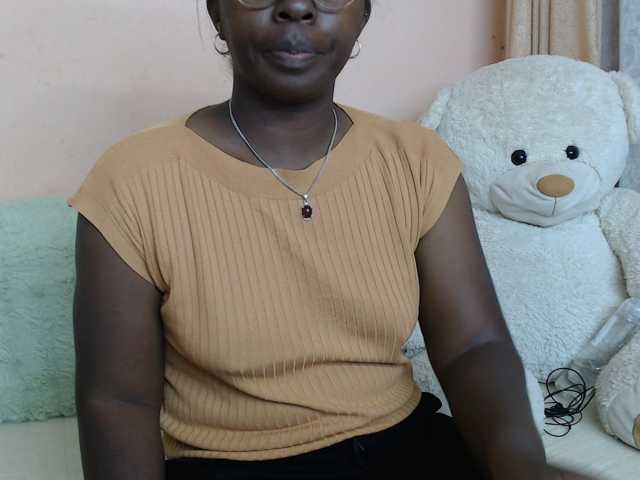 Katty-12 live cam preview