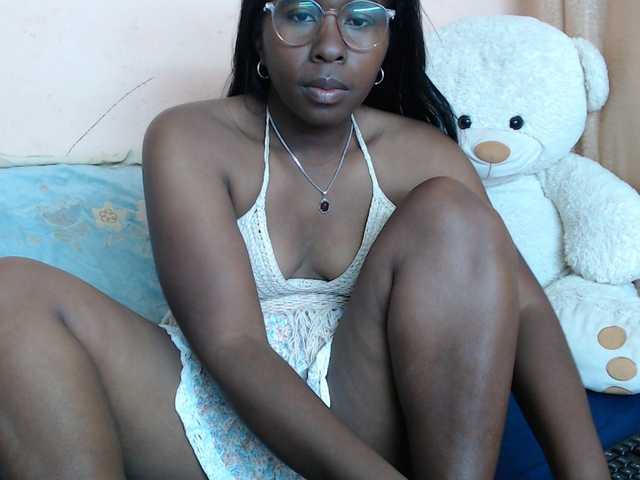Katty-12 live cam on BongaCams