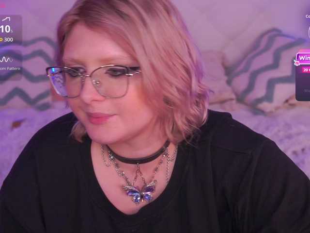 CoolTatis's BongaCams show and profile