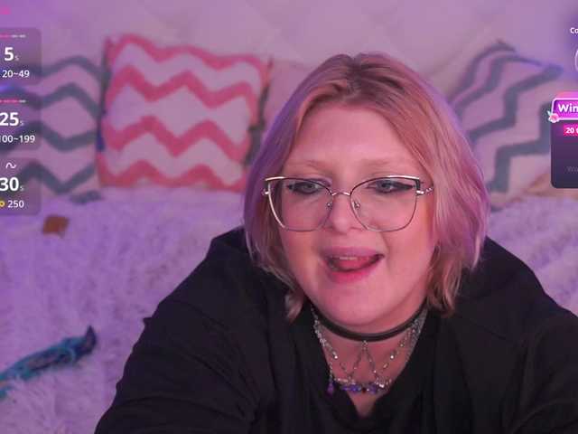 CoolTatis's BongaCams show and profile