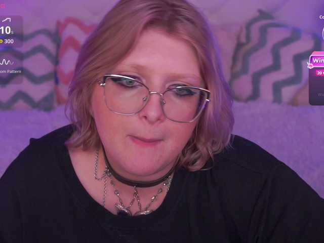 CoolTatis's BongaCams show and profile