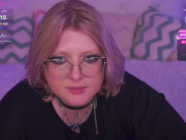 CoolTatis's BongaCams show and profile