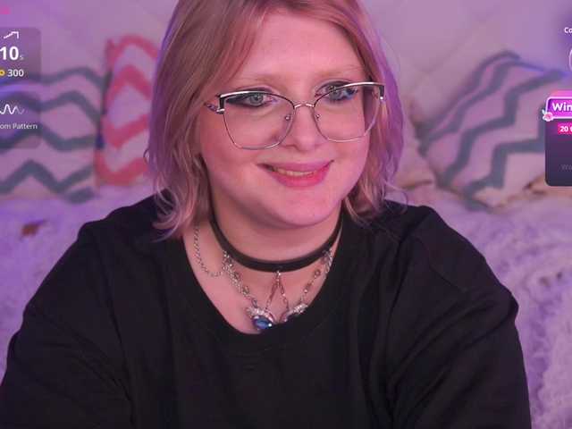 CoolTatis's BongaCams show and profile