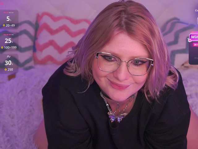 CoolTatis's BongaCams show and profile