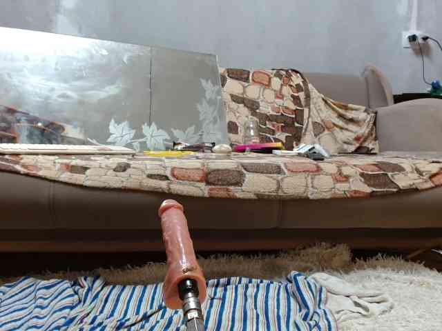 AlinasissyX Sex Cam Show