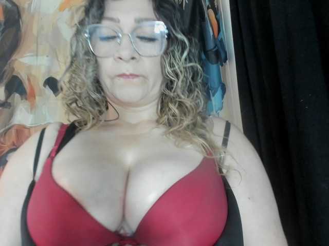 evasaenz21 live cam on BongaCams