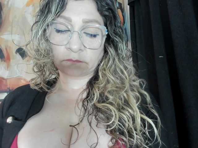 evasaenz21 – currently Offline