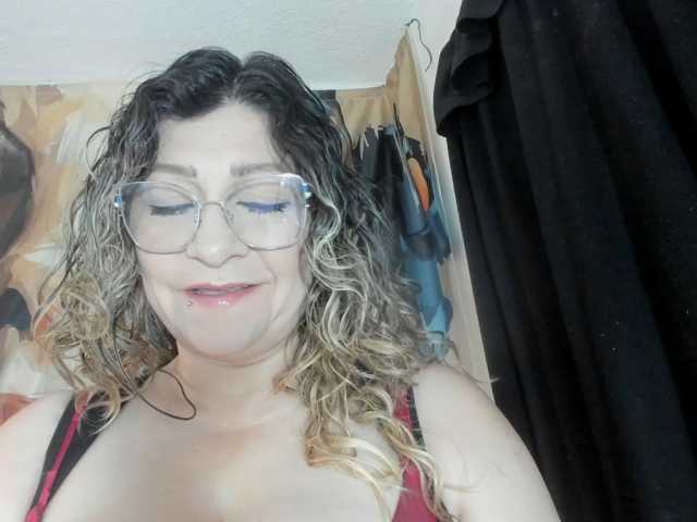 evasaenz21 live cam on BongaCams