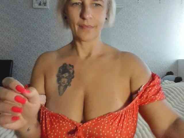 TinaRubia webcam