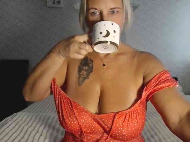 TinaRubia webcam
