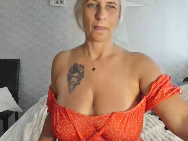 TinaRubia Live Webcam on BongaCams