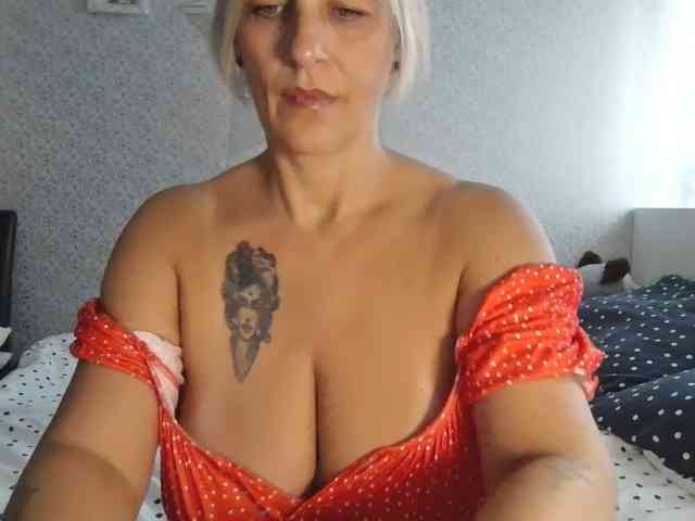 TinaRubia webcam
