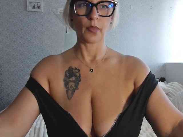 TinaRubia webcam