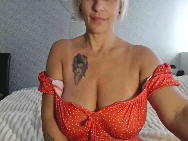 TinaRubia webcam