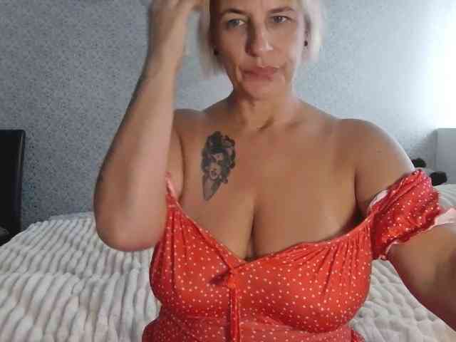 TinaRubia webcam