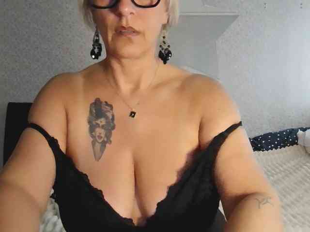 TinaRubia webcam