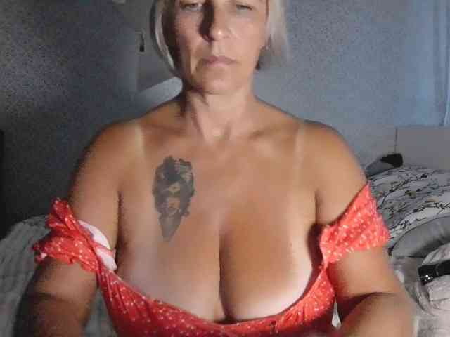 TinaRubia webcam