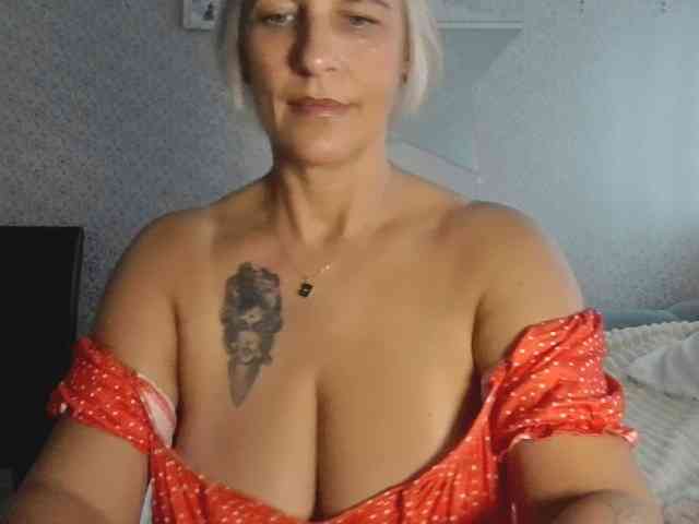 TinaRubia webcam