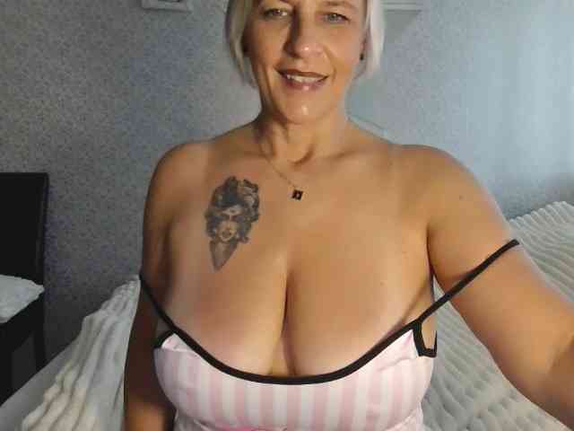 TinaRubia webcam