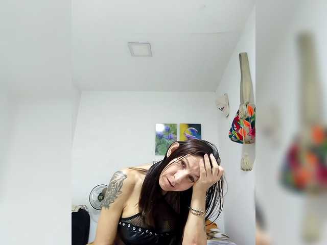 maja26 live webcam show