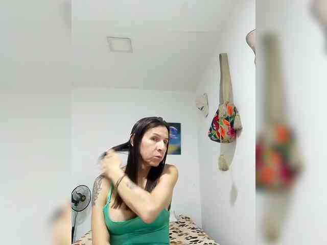 Maja26's cam show statistics and live stream