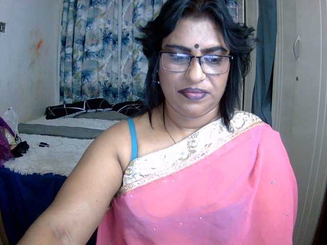 indiandelight001 live cam on BongaCams