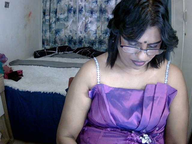 indiandelight001 live cam on BongaCams