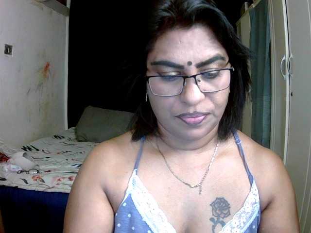 indiandelight001 live cam preview